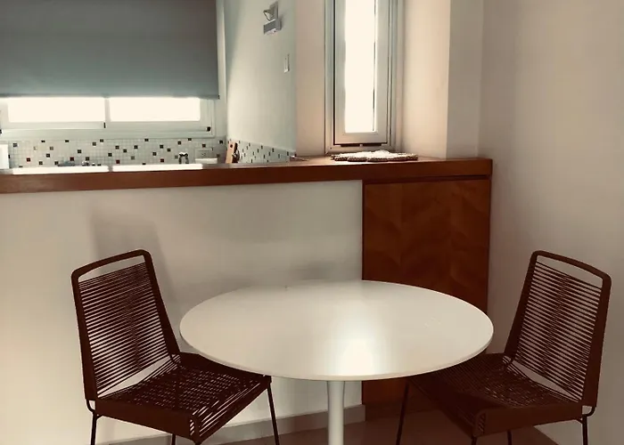 Amplio Monoambiente, Moderno, Comodo Y Luminoso En La Plata