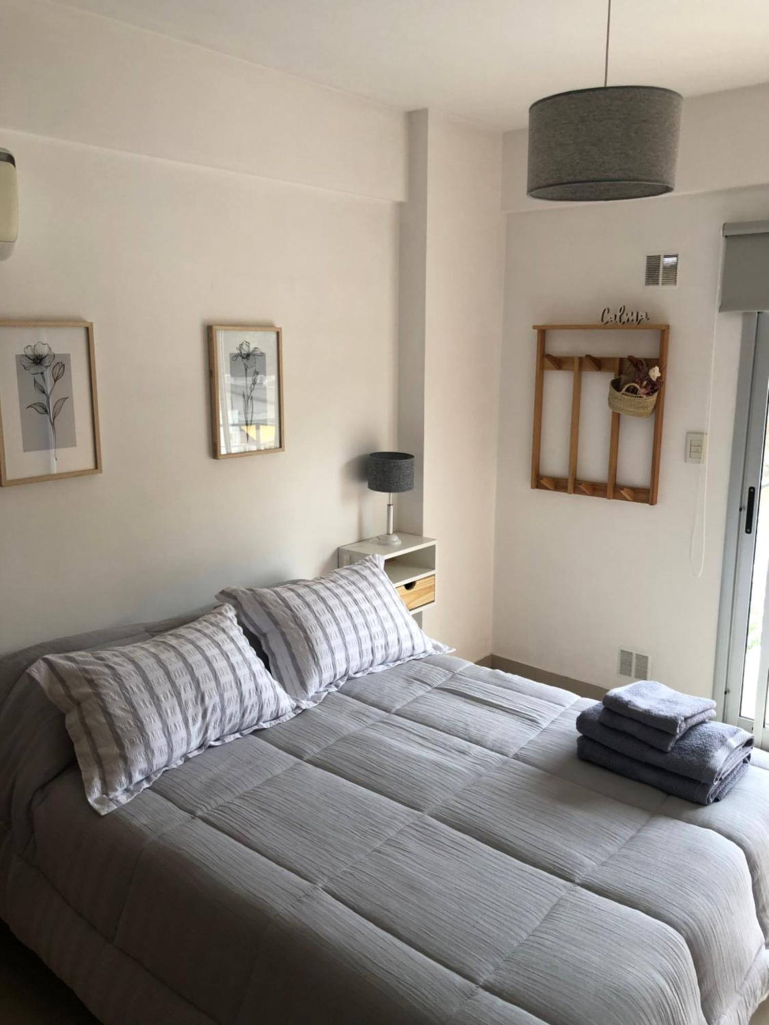 Amplio Monoambiente, Moderno, Comodo Y Luminoso En